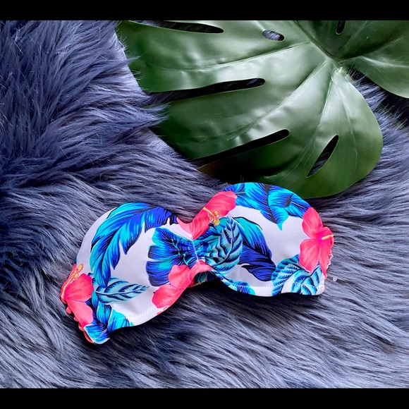 *sold* Tropical Bikini Top Bundle - Picture 4 of 8